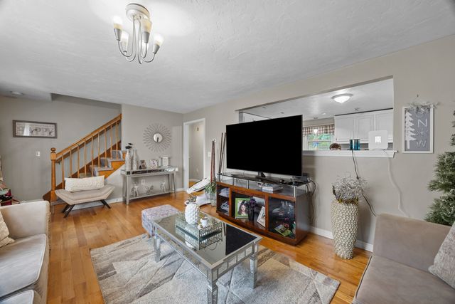 133 Commonwealth Ave B, Worcester, MA 01604