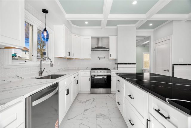 15 Redfern Street, North Providence, RI 02911