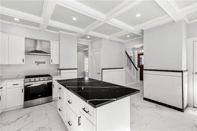 15 Redfern Street, North Providence, RI 02911