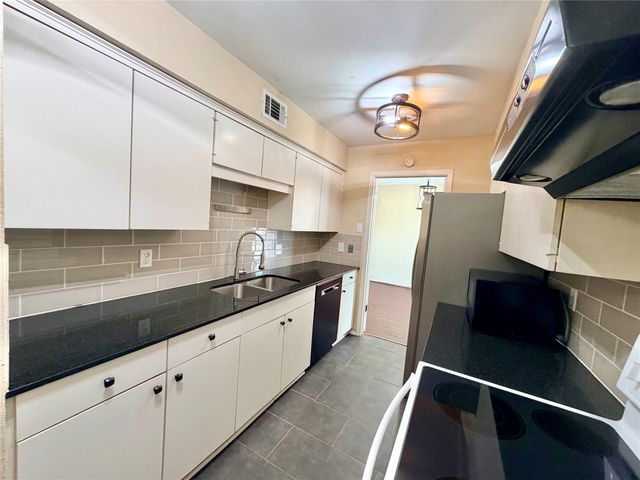 4933 Skillman Street 247, Dallas, TX 75206