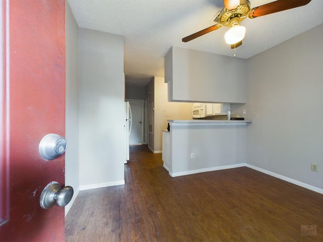 2901 San Jacinto Boulevard 105, Austin, TX 78705