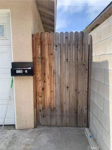 1330 W 10th Street 2, Santa Ana, CA 92703