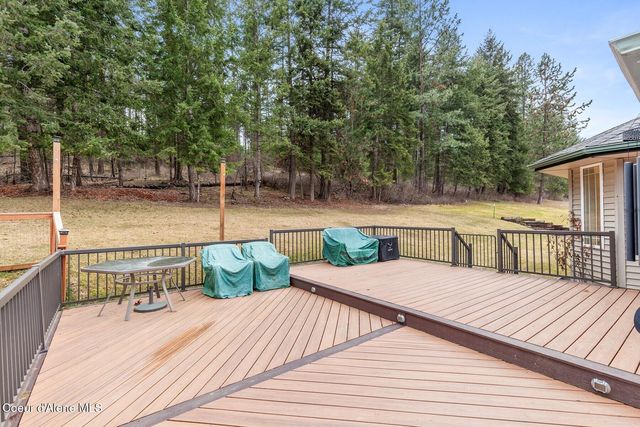 11074 W Riverview Dr, Post Falls, ID 83854