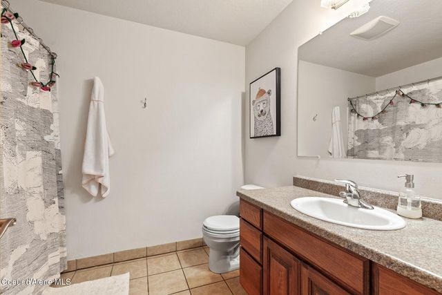 11074 W Riverview Dr, Post Falls, ID 83854