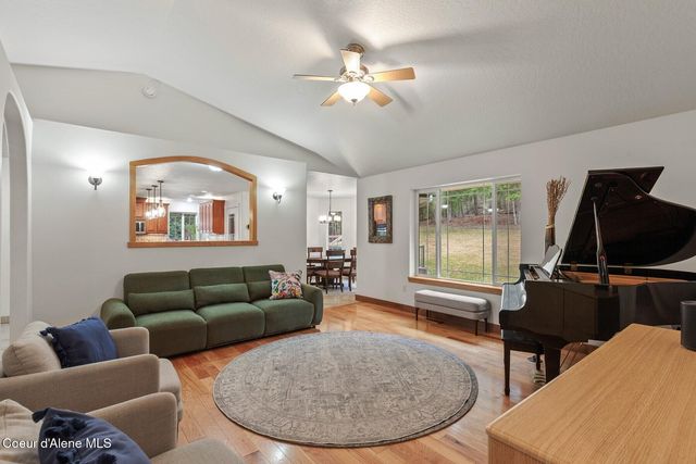 11074 W Riverview Dr, Post Falls, ID 83854