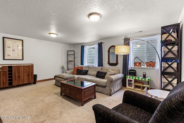 11074 W Riverview Dr, Post Falls, ID 83854