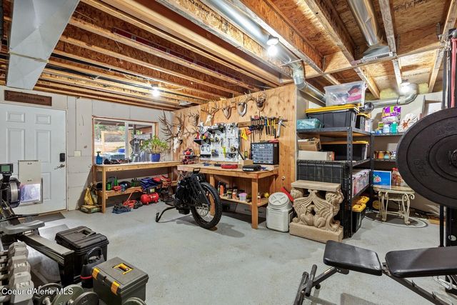 11074 W Riverview Dr, Post Falls, ID 83854