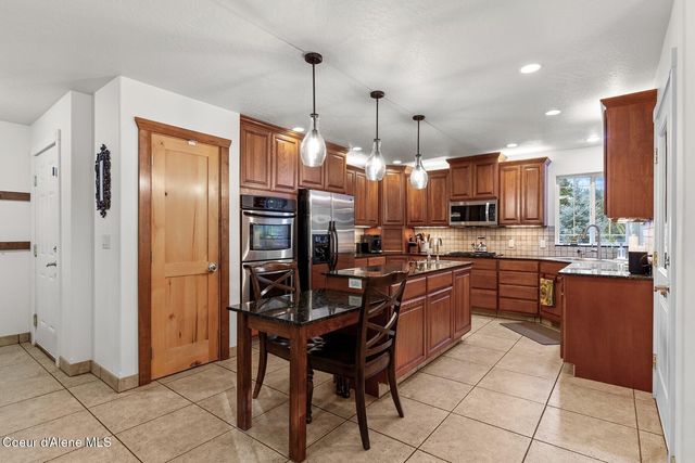 11074 W Riverview Dr, Post Falls, ID 83854