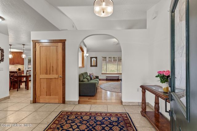 11074 W Riverview Dr, Post Falls, ID 83854