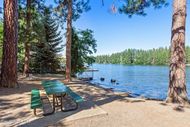 11074 W Riverview Dr, Post Falls, ID 83854