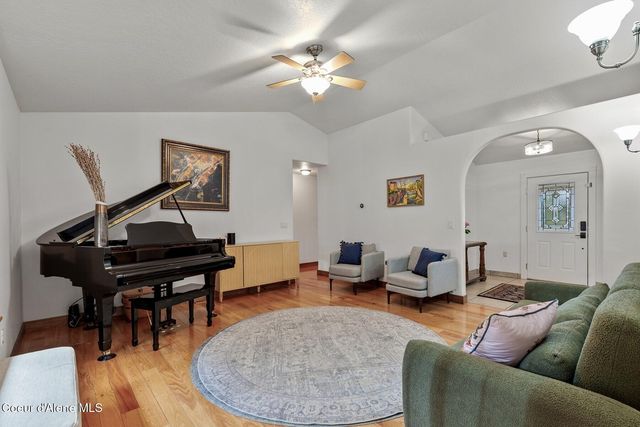 11074 W Riverview Dr, Post Falls, ID 83854