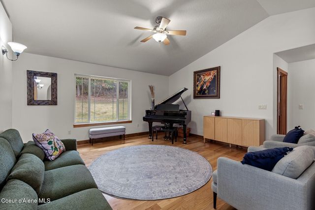 11074 W Riverview Dr, Post Falls, ID 83854