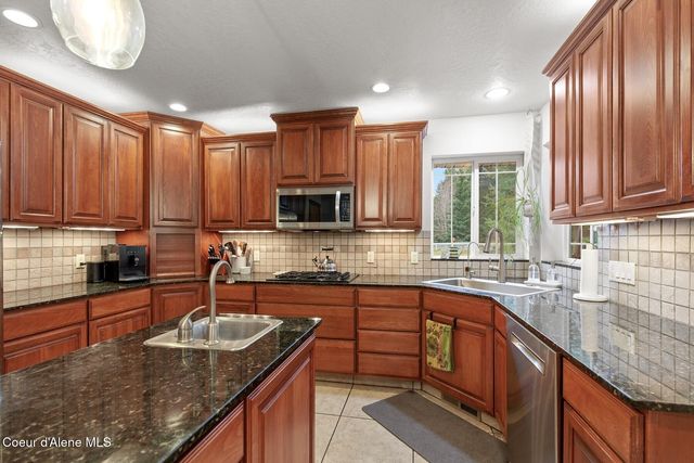 11074 W Riverview Dr, Post Falls, ID 83854