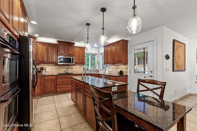 11074 W Riverview Dr, Post Falls, ID 83854