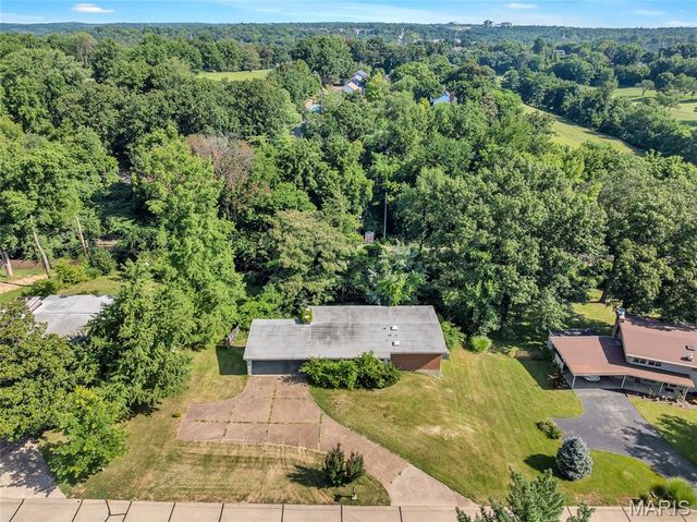 2431 Trossock Lane, Kirkwood, MO 63122