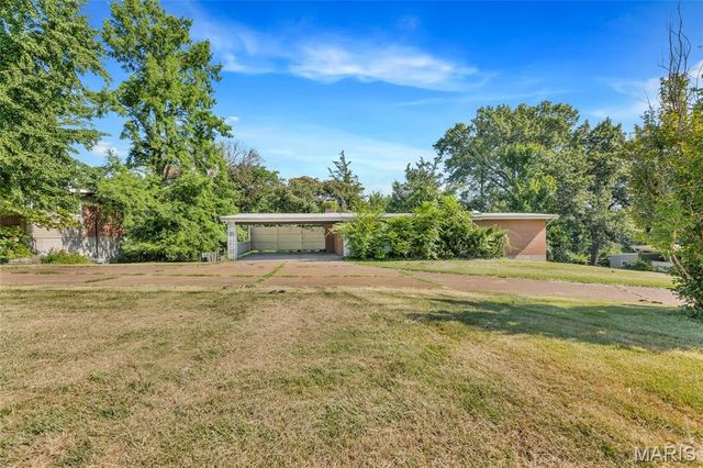 2431 Trossock Lane, Kirkwood, MO 63122