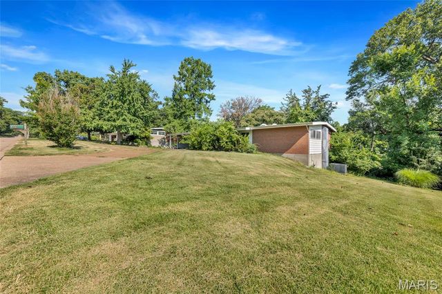 2431 Trossock Lane, Kirkwood, MO 63122