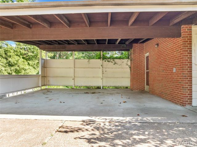 2431 Trossock Lane, Kirkwood, MO 63122