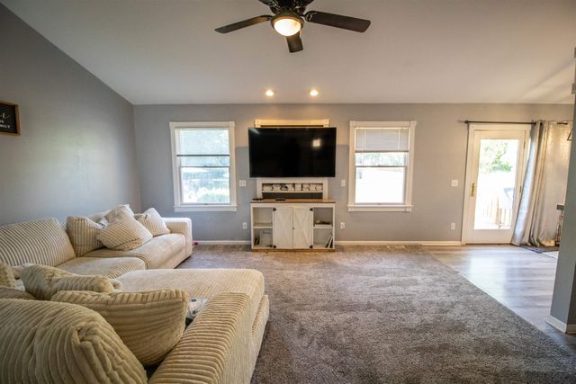 1389 N Long Lake Road, Fenton Twp, MI 48430