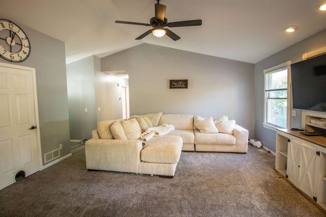 1389 N Long Lake Road, Fenton Twp, MI 48430