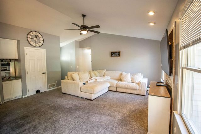 1389 N Long Lake Road, Fenton Twp, MI 48430