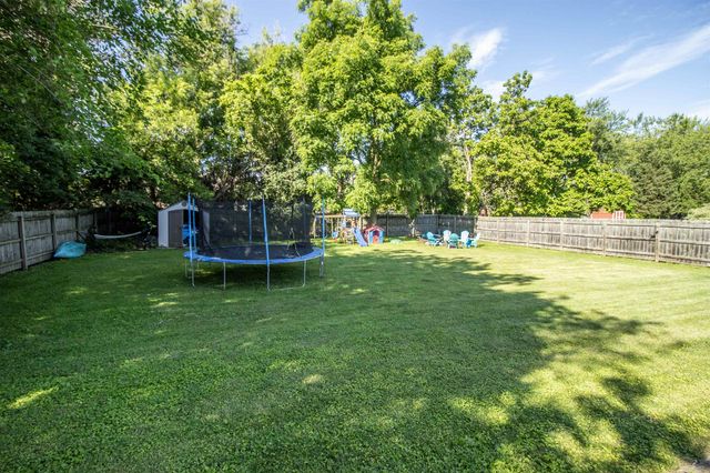 1389 N Long Lake Road, Fenton Twp, MI 48430