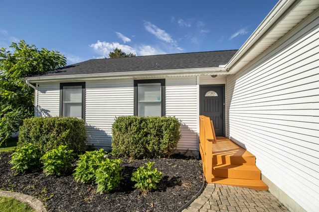 1389 N Long Lake Road, Fenton Twp, MI 48430