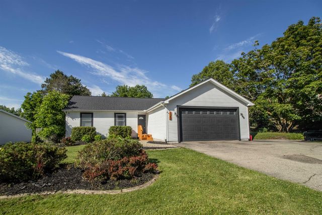 1389 N Long Lake Road, Fenton Twp, MI 48430