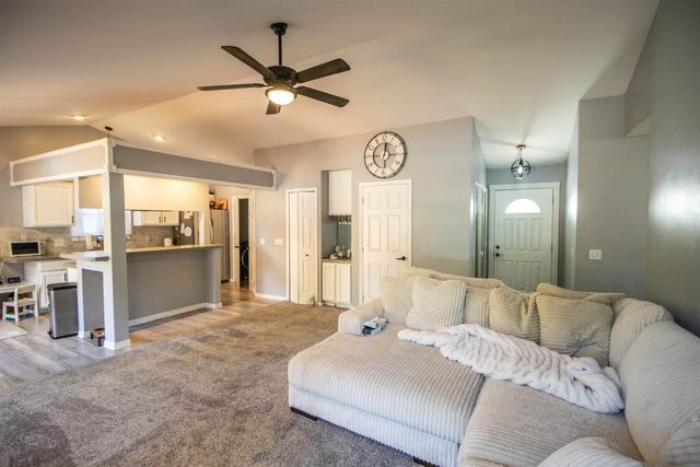 1389 N Long Lake Road, Fenton Twp, MI 48430