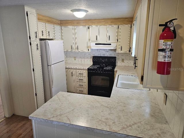 711 51ST AVENUE PLAZA W, Bradenton, FL 34207