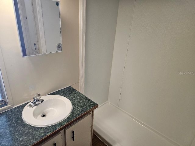 711 51ST AVENUE PLAZA W, Bradenton, FL 34207