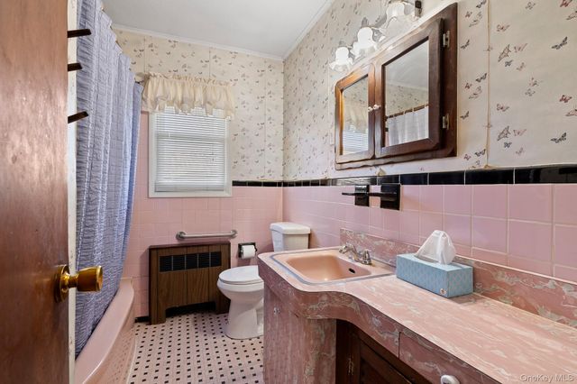 3 Poplar Avenue, Farmingdale, NY 11735