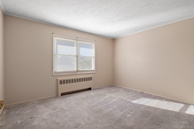 3 Poplar Avenue, Farmingdale, NY 11735