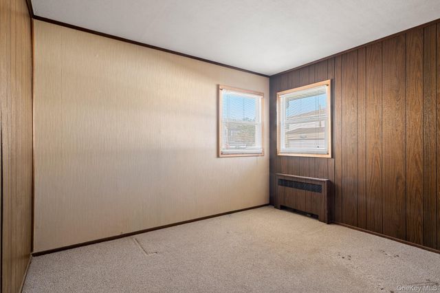 3 Poplar Avenue, Farmingdale, NY 11735