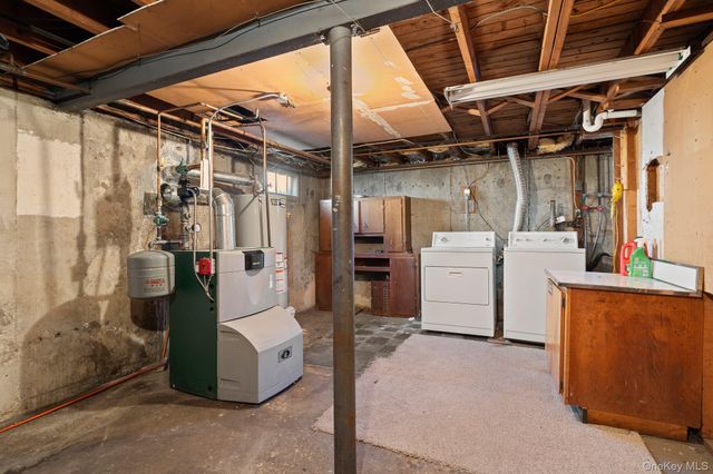 3 Poplar Avenue, Farmingdale, NY 11735