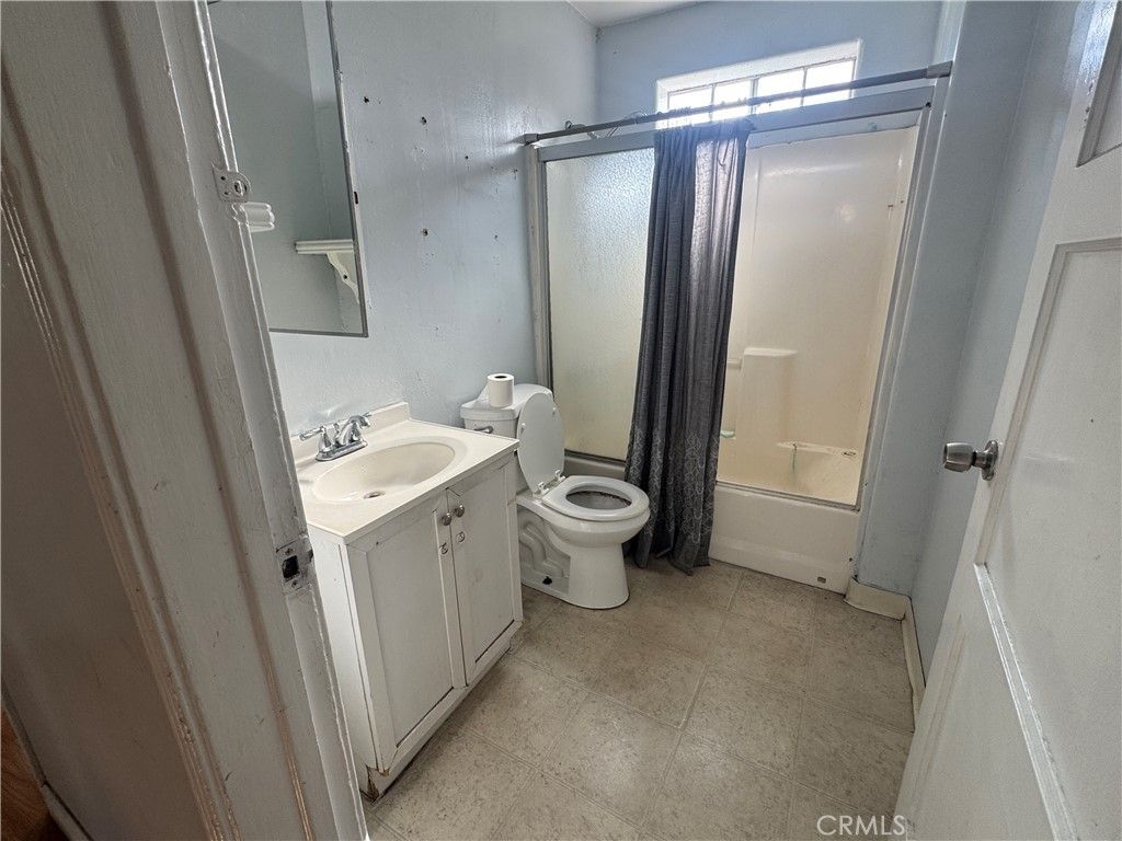 Image 12 of property listing at 1326 W 223rd Street, Los Angeles, CA 90501
