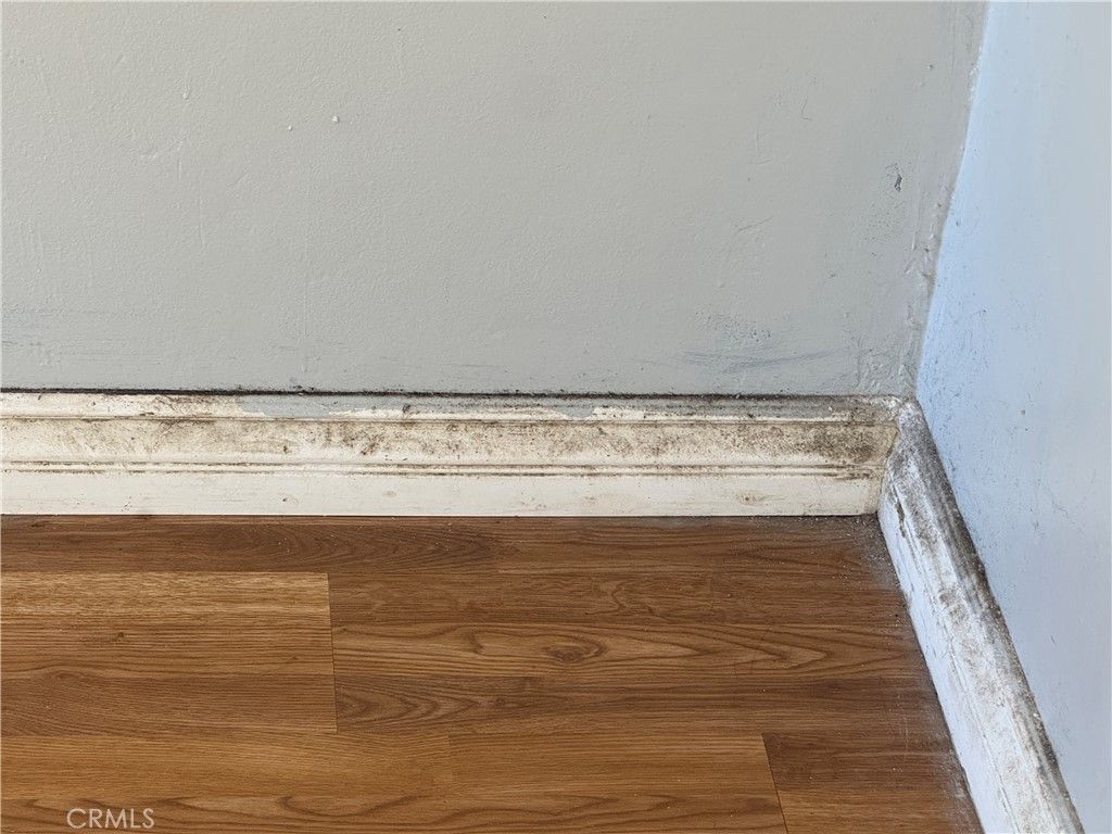 Image 21 of property listing at 1326 W 223rd Street, Los Angeles, CA 90501