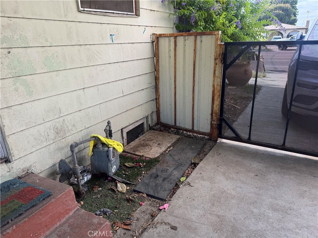 Image 28 of property listing at 1326 W 223rd Street, Los Angeles, CA 90501