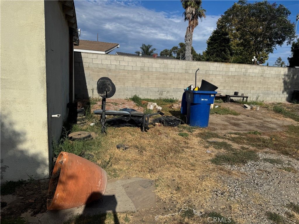 Image 33 of property listing at 1326 W 223rd Street, Los Angeles, CA 90501