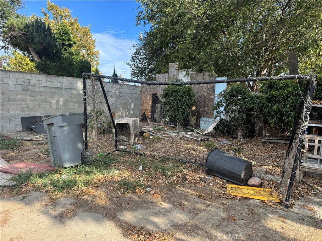 Image 36 of property listing at 1326 W 223rd Street, Los Angeles, CA 90501