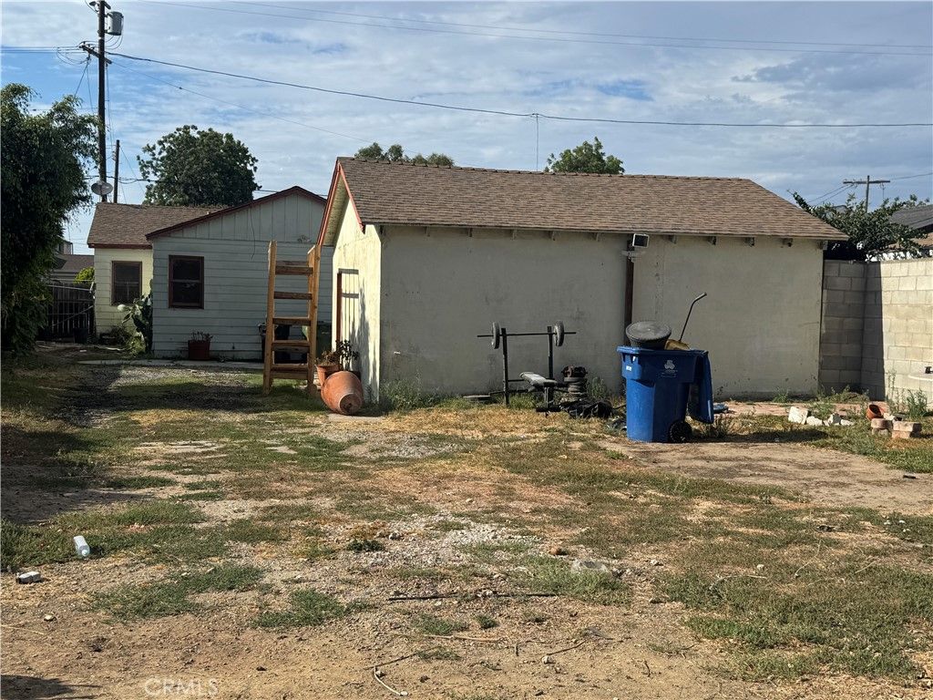 Image 40 of property listing at 1326 W 223rd Street, Los Angeles, CA 90501