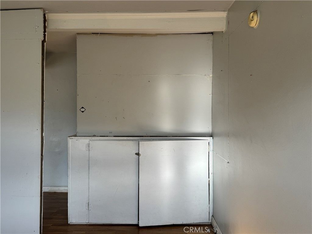 Image 6 of property listing at 1326 W 223rd Street, Los Angeles, CA 90501