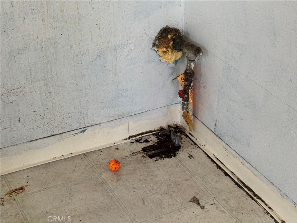 Image 8 of property listing at 1326 W 223rd Street, Los Angeles, CA 90501