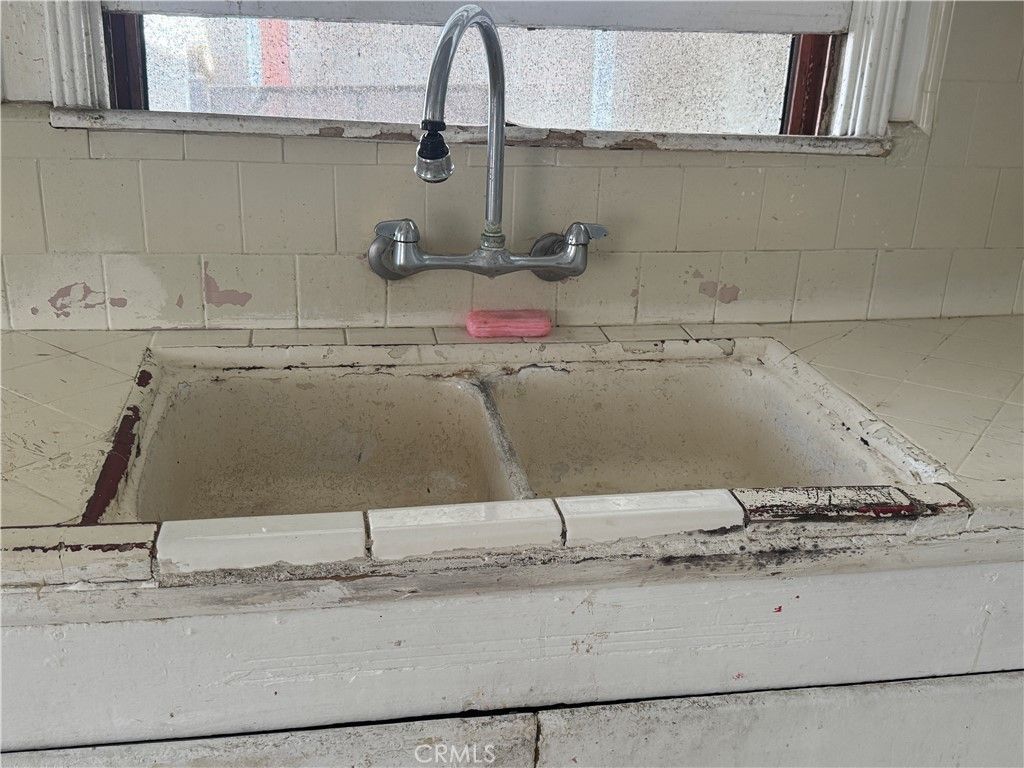 Image 9 of property listing at 1326 W 223rd Street, Los Angeles, CA 90501