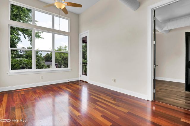 2906 Market Street 301, Wilmington, NC 28403