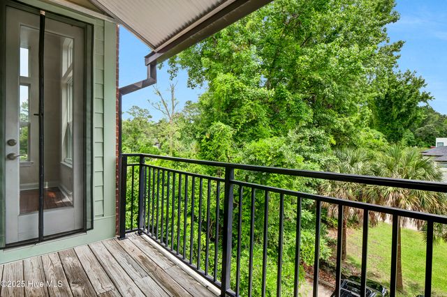 2906 Market Street 301, Wilmington, NC 28403
