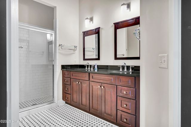 2906 Market Street 301, Wilmington, NC 28403