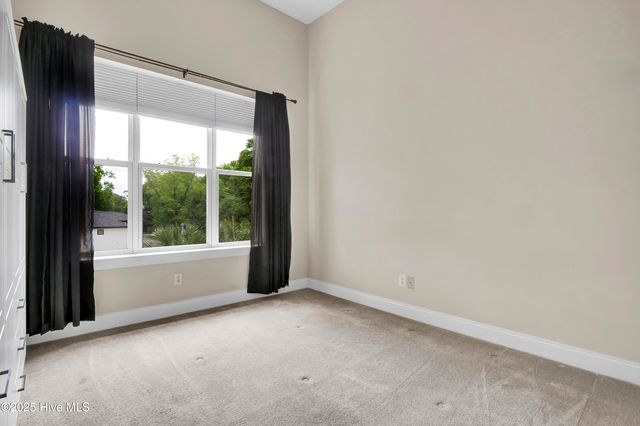 2906 Market Street 301, Wilmington, NC 28403