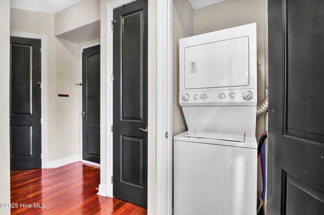 2906 Market Street 301, Wilmington, NC 28403