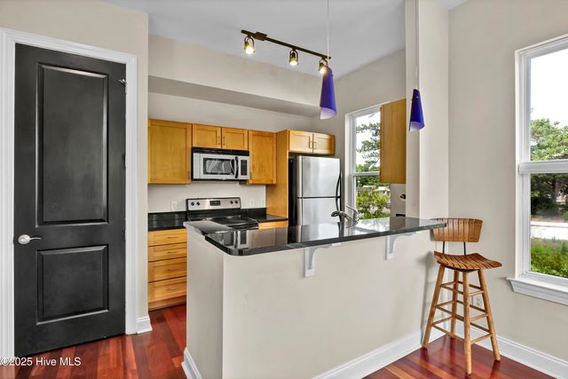 2906 Market Street 301, Wilmington, NC 28403